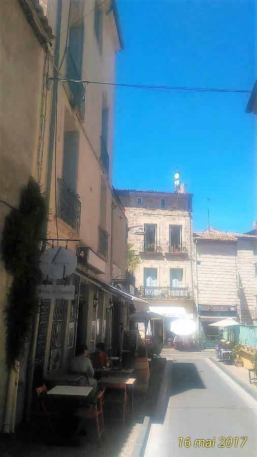 Au Quatre, 2Em Etage Centre Historique Villa Pézenas Exterior photo